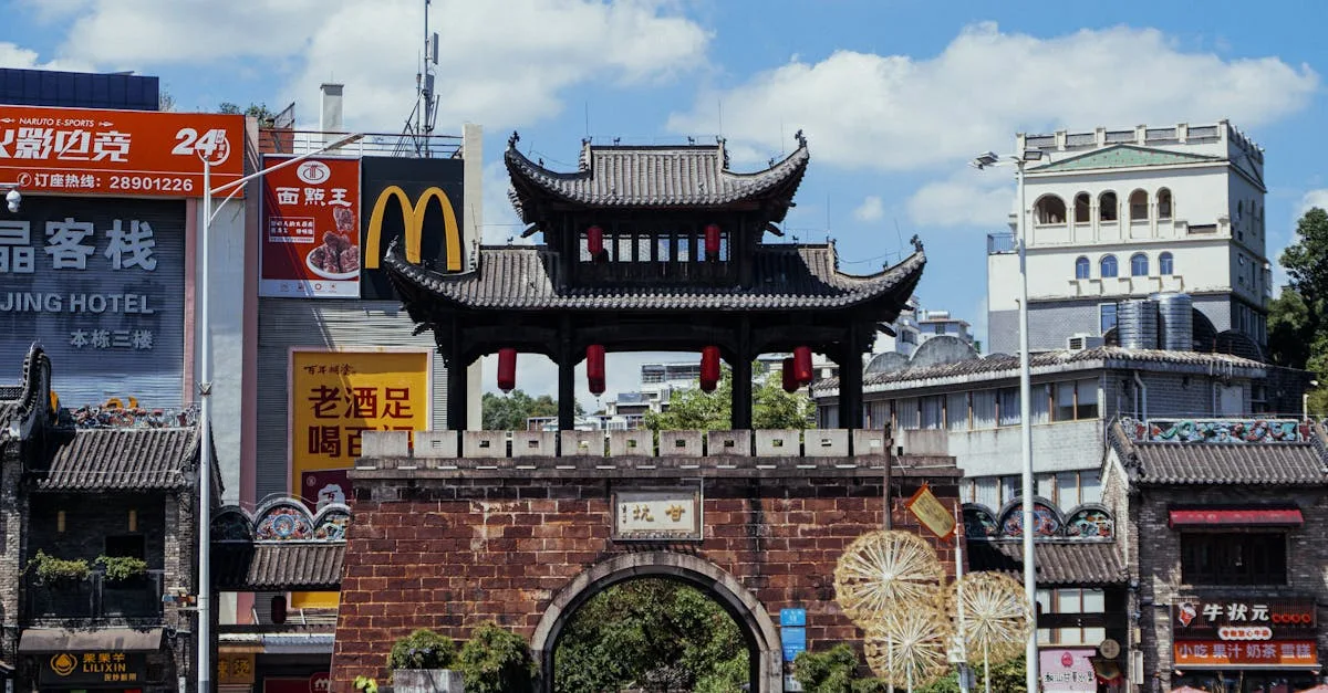 découvrez l'univers mcdonald's : menus variés, offres spéciales, informations sur les restaurants et les nouveautés. commandez facilement vos burgers préférés en ligne ou en restaurant.